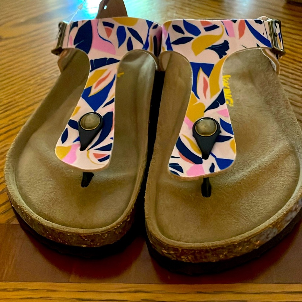 Brand new w tags never worn Europe size 38 pink with blue and yellow flowers